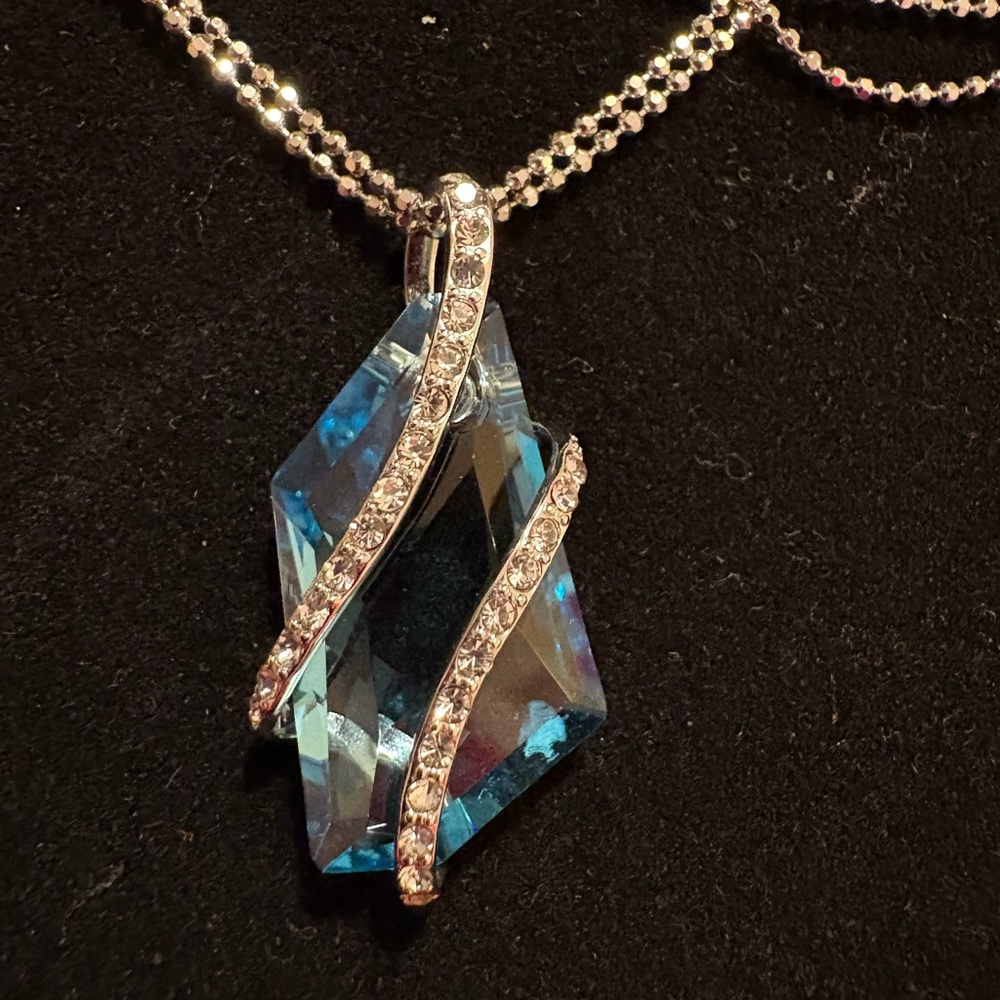 Kay Jewelers Blue and Silver Necklace